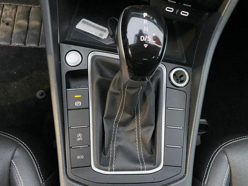 Used 2024 Volkswagen Jetta SE FWD image 19