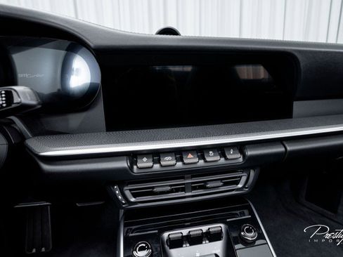 Used 2025 Porsche 911 Turbo image 31