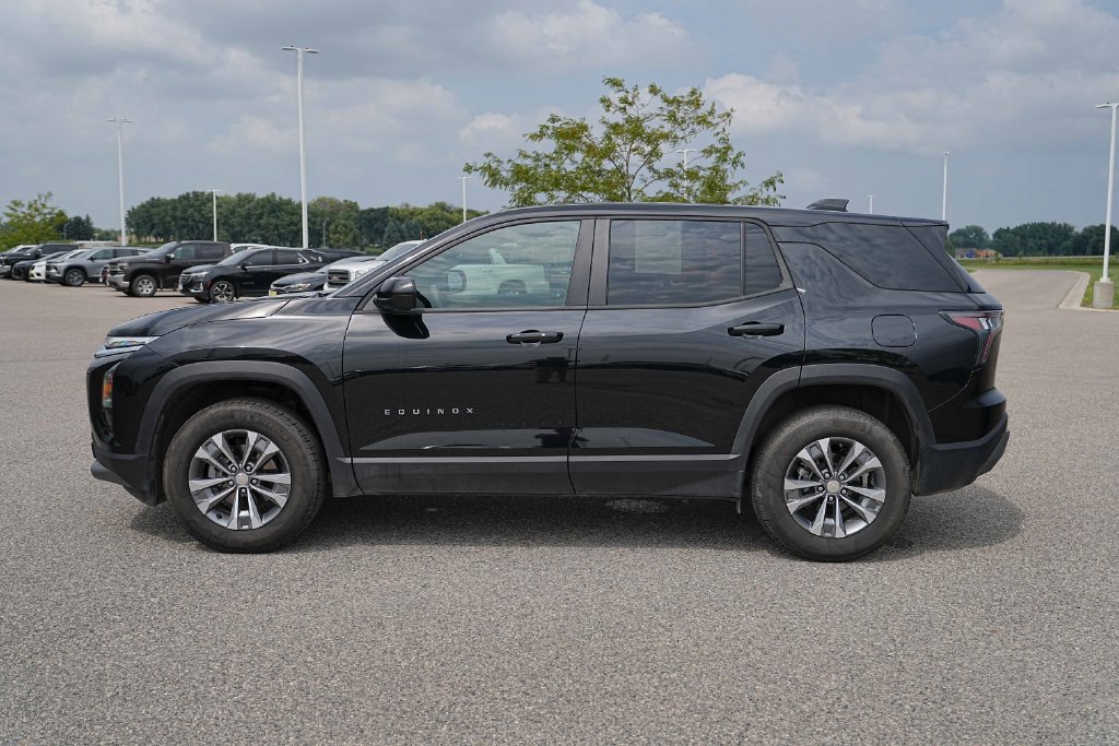 Used 2026 Chevrolet Equinox LT AWD/4WD image 11