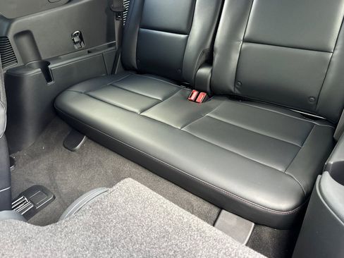 New 2026 Ford Explorer ST-Line w/ ST-Line Street Pack image 16