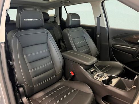 Used 2024 GMC Terrain Denali w/ Denali Premium Package image 17