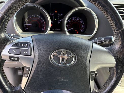 Used 2013 Toyota Highlander SE image 24