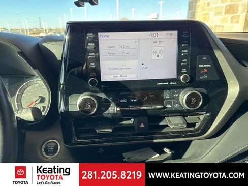 Used 2021 Toyota Highlander LE image 18