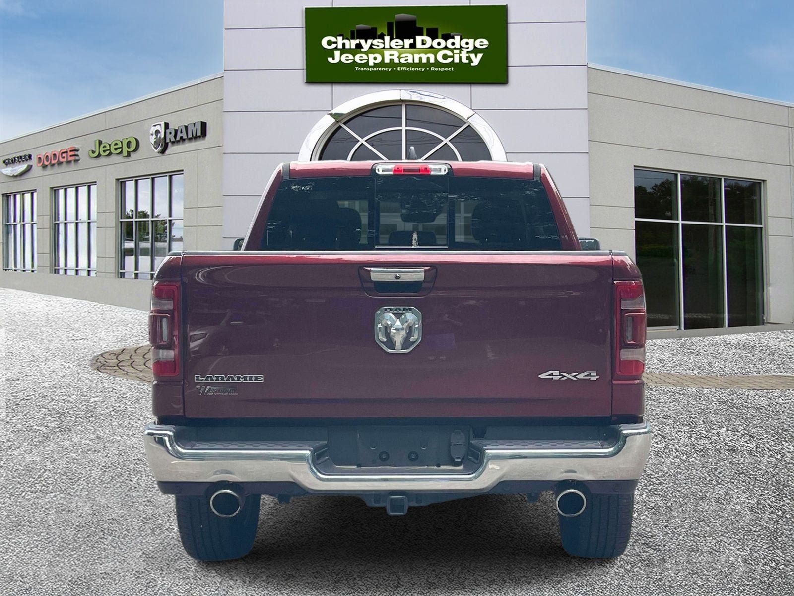 Used 2022 RAM 1500 Laramie AWD/4WD image 7