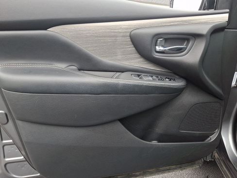 Used 2016 Nissan Murano S w/ Navigation Package AWD/4WD image 12