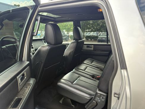 Used 2017 Ford Expedition EL Limited w/ Equipment Group 301A AWD/4WD image 11