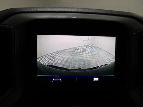 Used 2022 Chevrolet Silverado 2500 Custom w/ Custom Value Package image 4