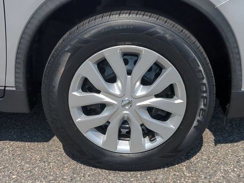 Used 2017 Nissan Rogue S AWD/4WD image 10