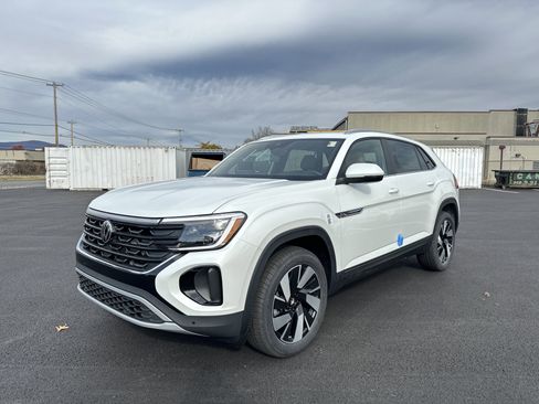 New 2026 Volkswagen Atlas Cross Sport SE image 1