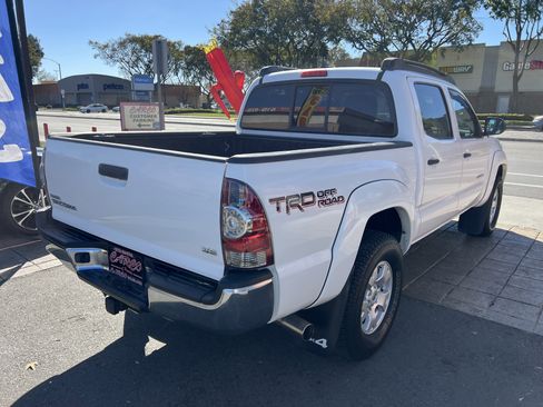 Used 2015 Toyota Tacoma 4x4 Double Cab w/ TRD Off-Road Package image 11