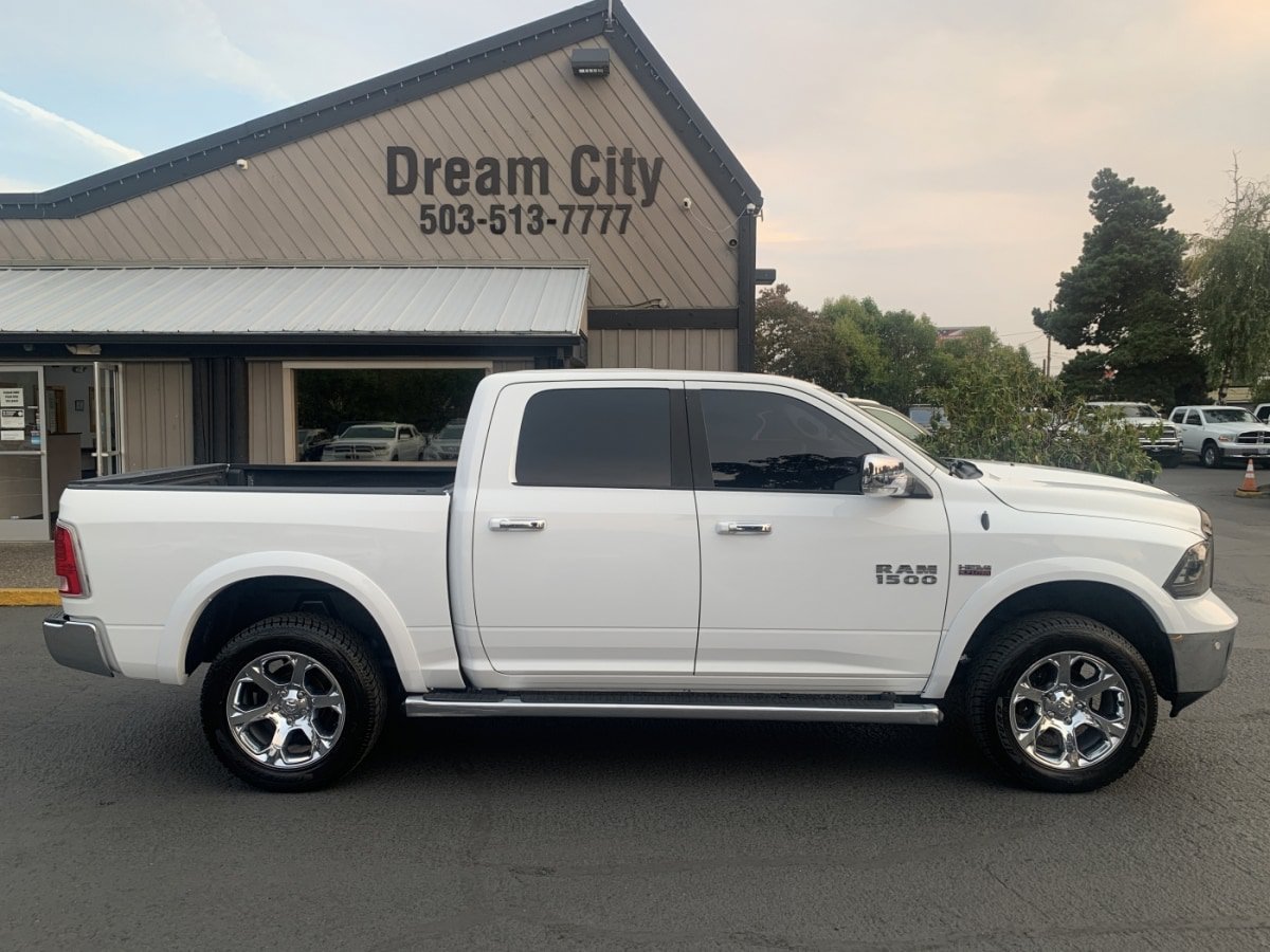 Used 2017 RAM 1500 Laramie w/ Convenience Group AWD/4WD image 2