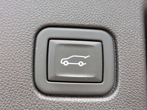 Used 2024 Chevrolet Equinox LT FWD image 14