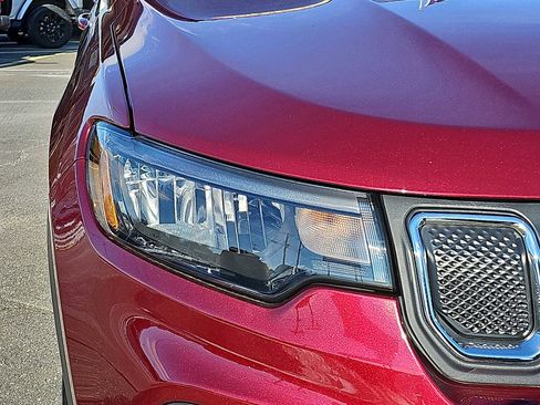 Used 2022 Jeep Compass Latitude w/ Sun and Sound Group image 9