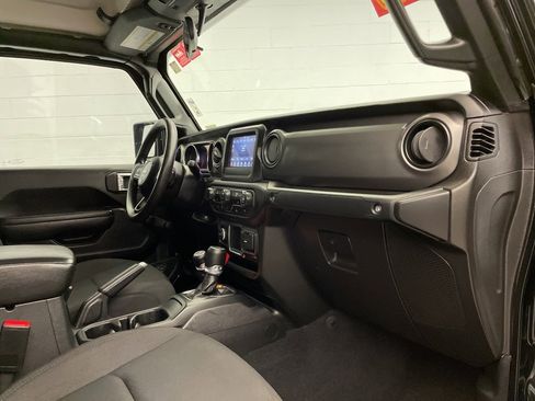 Certified 2022 Jeep Gladiator Sport w/ Trailer Tow Package image 22