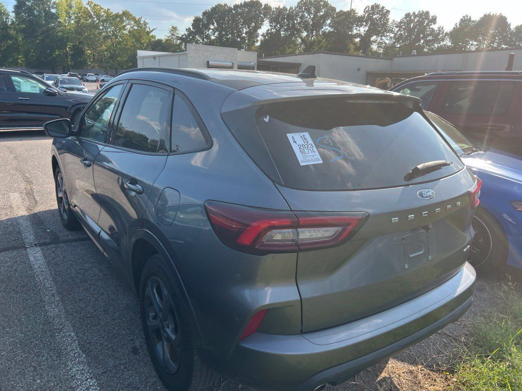 Used 2023 Ford Escape ST-Line AWD/4WD image 5
