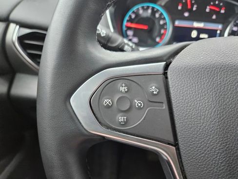 Used 2023 Chevrolet Traverse LT image 16