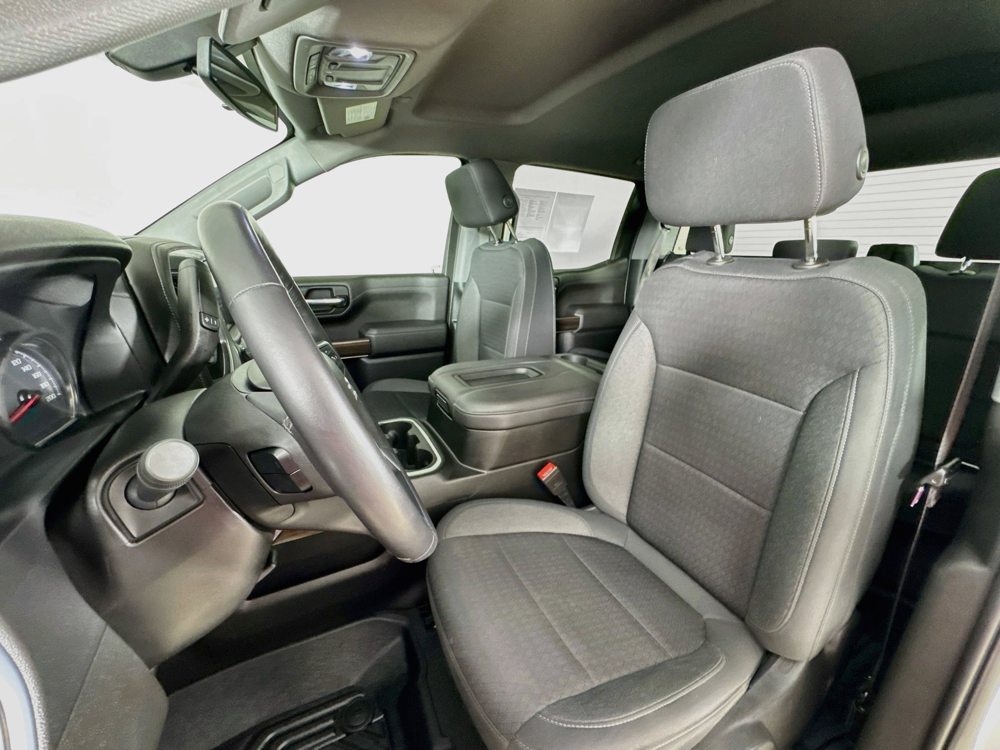 Used 2022 Chevrolet Silverado 1500 RST AWD/4WD image 2