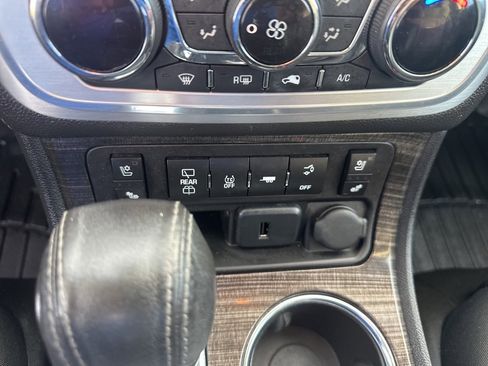 Used 2015 GMC Acadia SLT image 5