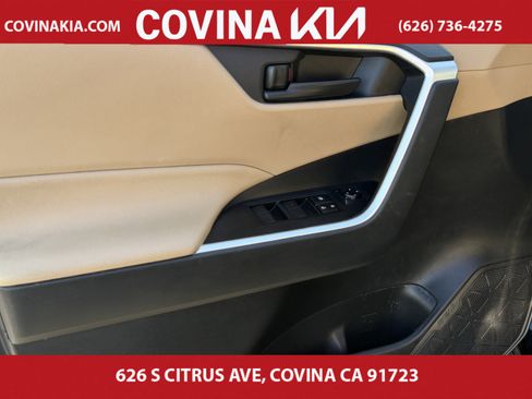 Used 2022 Toyota RAV4 LE image 12