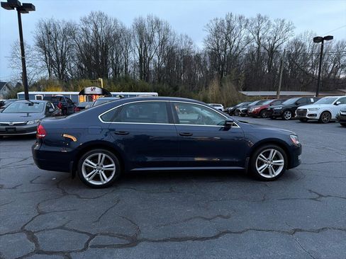 Used 2013 Volkswagen Passat 3.6 SE image 3