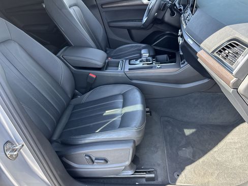 Used 2022 Audi Q5 Premium Plus image 10