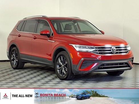 Used 2022 Volkswagen Tiguan SE FWD image 1