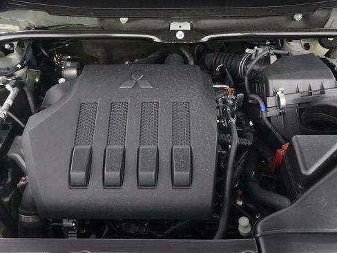 New 2025 Mitsubishi Eclipse Cross LE image 17