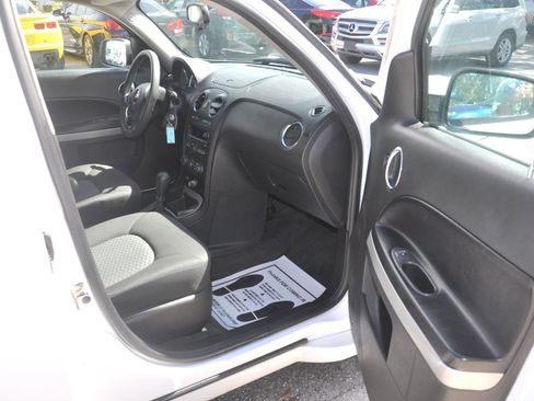 Used 2010 Chevrolet HHR LS image 22