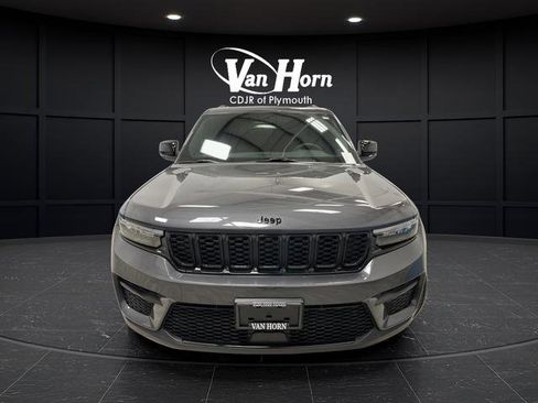 Used 2023 Jeep Grand Cherokee Altitude image 10