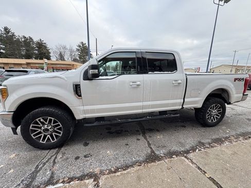 Used 2017 Ford F250 Lariat w/ Lariat Value Package image 3