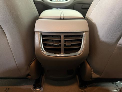 Used 2025 Chevrolet Malibu LT image 10