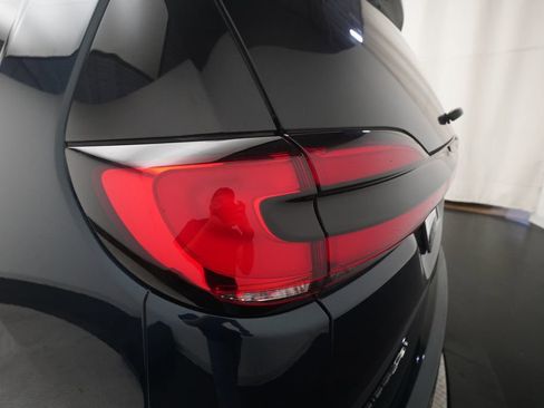 Used 2023 Chrysler Pacifica Touring-L w/ S Appearance Package image 33