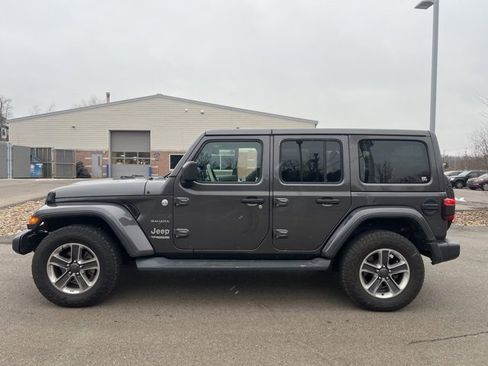 Used 2019 Jeep Wrangler Unlimited Sahara image 17