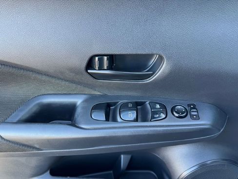 Used 2020 Nissan Kicks S image 15