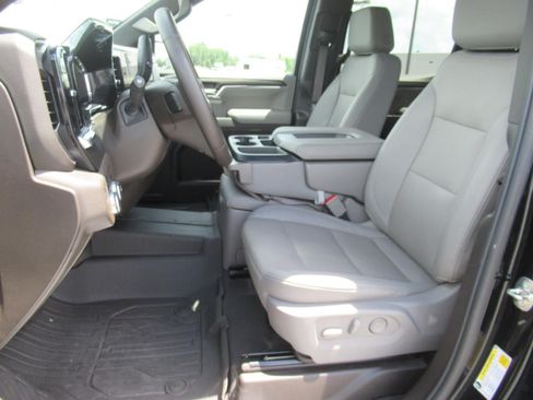 Used 2024 GMC Sierra 1500 SLT AWD/4WD image 18