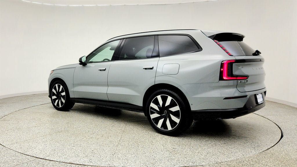 Used 2025 Volvo EX90 Ultra AWD/4WD image 7
