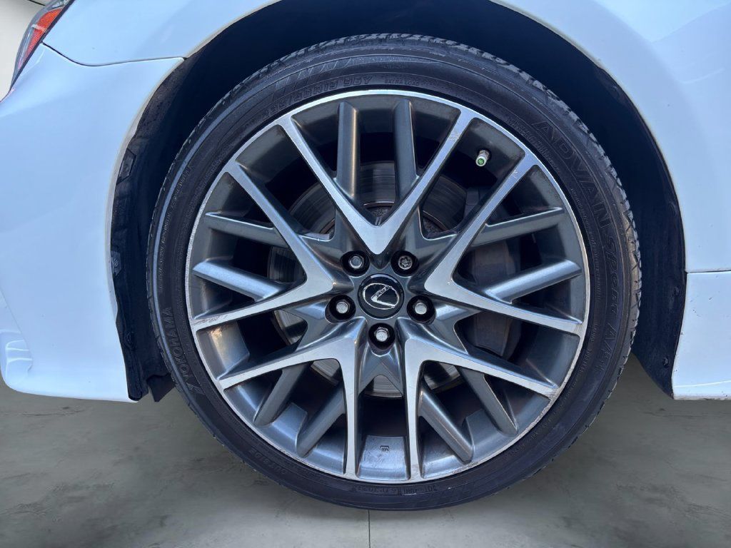 Used 2016 Lexus RC 200t RWD image 15
