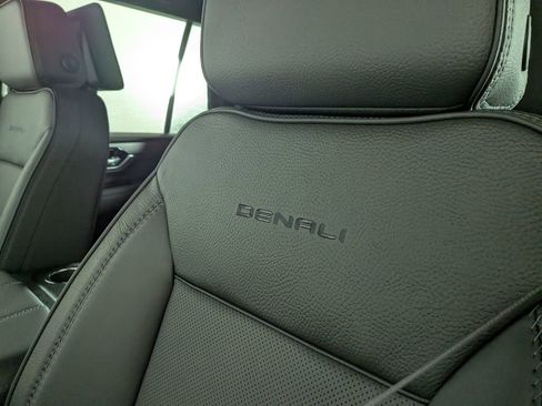 New 2026 GMC Yukon Denali AWD/4WD image 18