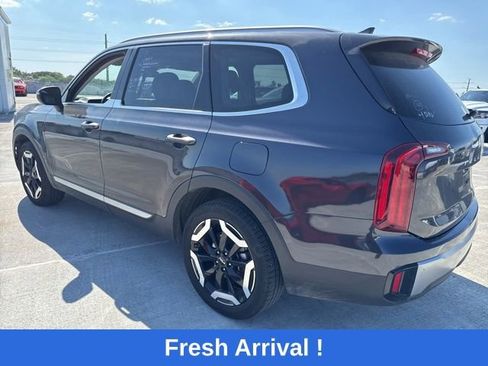 Used 2025 Kia Telluride S AWD/4WD image 16
