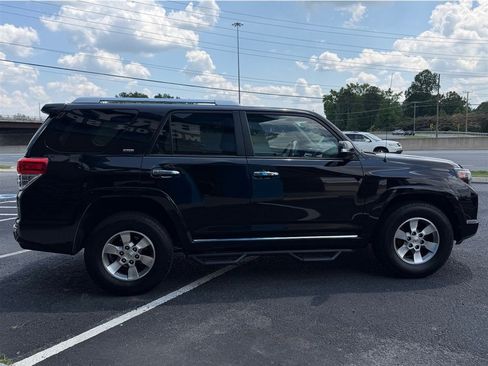 Used 2011 Toyota 4Runner SR5 w/ Convenience Pkg RWD image 6
