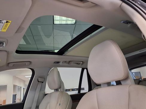 Used 2021 Volvo XC90 T6 Momentum w/ Climate Package image 23
