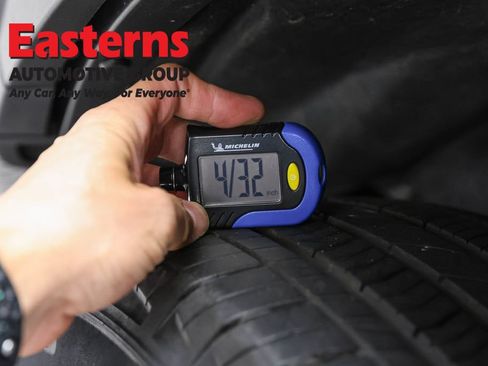 Used 2023 Jeep Grand Cherokee 4WD 4xe image 31