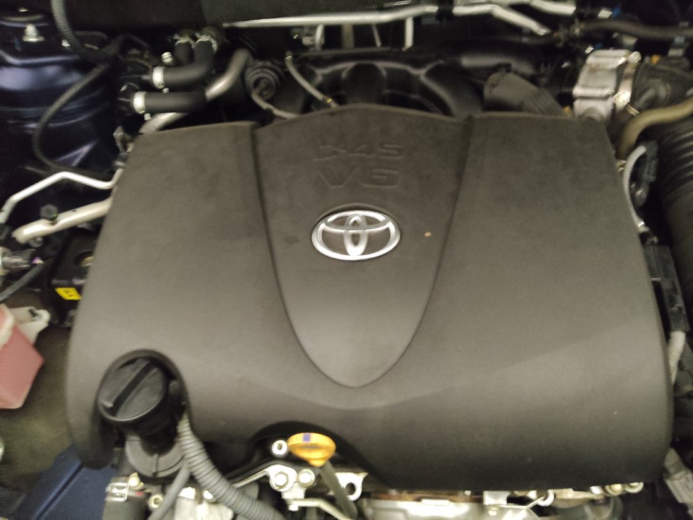 Used 2021 Toyota Highlander LE FWD image 30