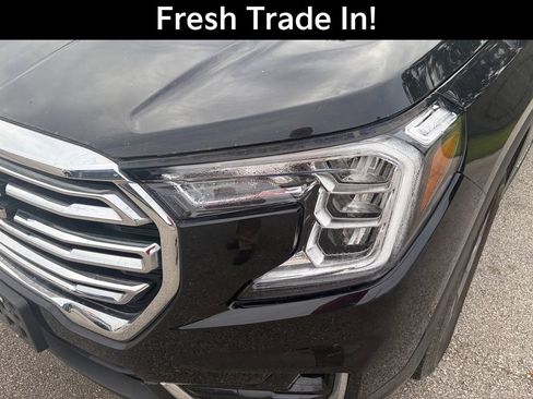 Used 2023 GMC Terrain SLT w/ Infotainment Package II AWD/4WD image 4