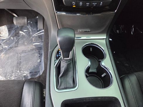 Used 2022 Jeep Grand Cherokee Laredo X RWD image 25