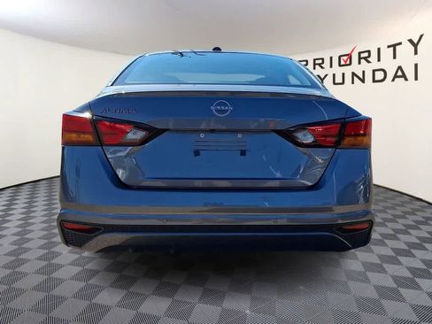 Used 2025 Nissan Altima 2.5 SV image 5