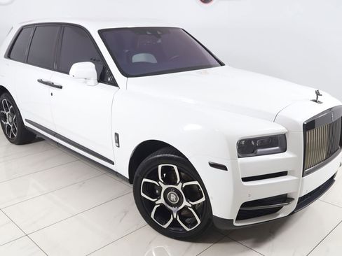 Used 2024 Rolls-Royce Cullinan Black Badge AWD/4WD image 31