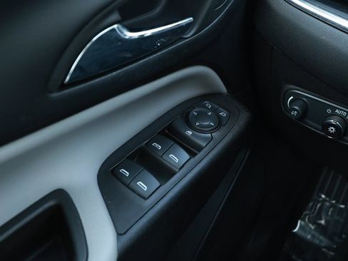 Used 2023 Chevrolet Equinox LS w/ LPO, Floor Liner Package FWD image 20