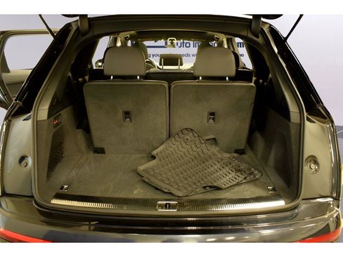 Used 2017 Audi Q7 3.0T Premium Plus AWD/4WD image 35