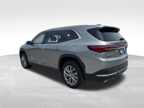 Used 2025 Buick Enclave Preferred AWD/4WD image 4